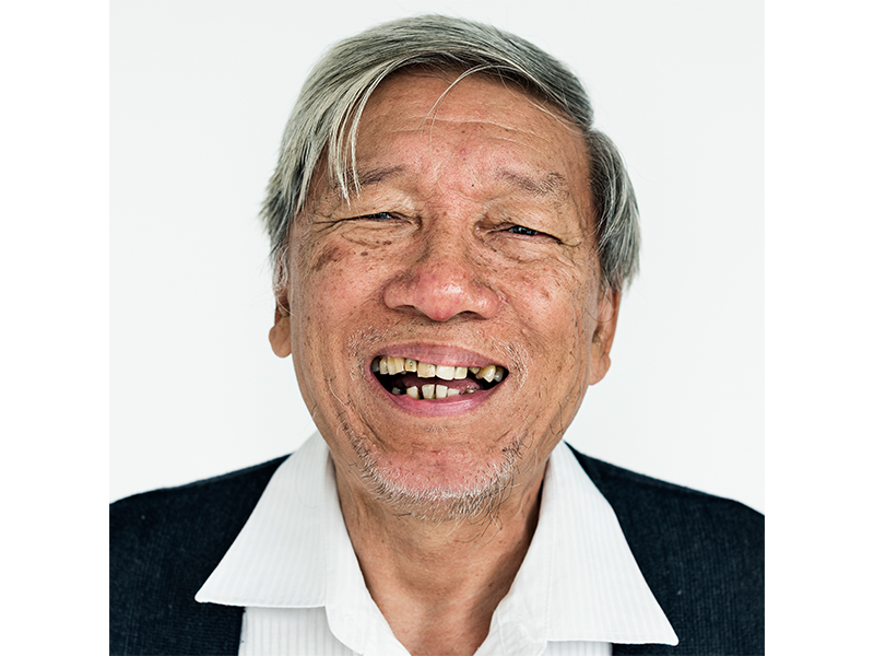 老人缺牙